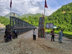 हेँवा खोला पुल सञ्चालनमा, चालकलाई नियम पालना गर्न सडक डिभिजनको आग्रह