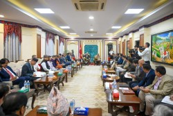 राष्ट्रपतिद्वारा बोलाइएको सर्वदलीय बैठक शीतलनिवासमा सुरु, शीर्ष नेताहरूको सहभागिता