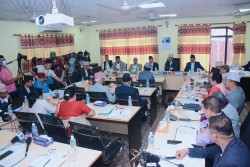 नेपाल प्रहरी सम्बन्धी नयाँ ऐन संसदमा, प्रहरी सेवा सुधार र उत्तरदायीत्व बढाउने गृहमन्त्री लेखकको स्पष्टता