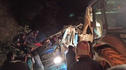 काभ्रे बस दुर्घटना : मृतक १३ जनाको पहिचान खुल्यो