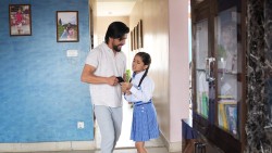 डिजिटल कुलतबाट आफू र बालबालिकालाई बचाउन हेर्नैपर्ने चलचित्र ‘झिल्को’