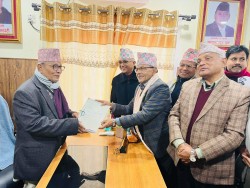 लुम्बिनीका मुख्यमन्त्री गिरीले विश्वासको मत लिँदै