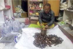 टोखाबाट वार्षिक चार करोडको चाकु बिक्री