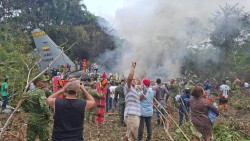 कोलम्बियामा सैन्य विमान दुर्घटना : ६६ को मृत्यु