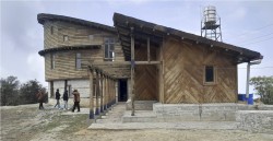 रेडपाण्डा अध्ययन केन्द्र निर्माण