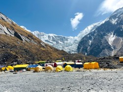 अन्नपूर्ण आधार शिविरमा टेन्ट (तस्बिरहरू)