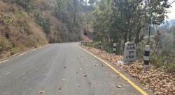 मुग्लिन–नारायणगढ सडकखण्डमा पहिरोले सास्ती, साना सवारीका लागि वैकल्पिक मार्ग प्रयोग