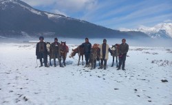 बेमौसमी हिमपातले ढोरपाटनमा सिकार खेल्न समस्या