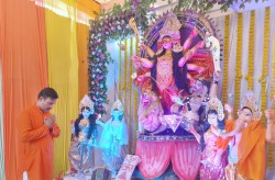 दुर्गा भवानीको प्रतिमा सेलाइँँदै