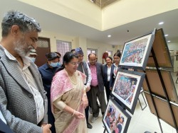 पूर्वराष्ट्रपति भण्डारीबाट राससको तस्बिर प्रदर्शनी अवलोकन