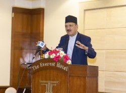 अहिले सबैभन्दा ठूलो चुनौती स्रोतको छ : अर्थमन्त्री डा महत