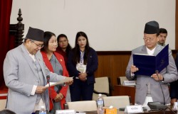  प्रतिनिधिसभाका सचिव राईद्वारा सपथ ग्रहण