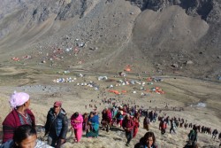 यार्सागुम्बा पाइने पाटनबाट फोहर सङ्कलन