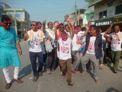 विराटनगरमा धुमधामसँग होली मनाइँदै 