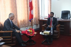 मन्त्री यादव र नेपालका लागि जापानका राजदूत तोरूबीच भेटवार्ता