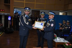 प्रहरी दिवस: महानिरीक्षकबाट उत्कृष्ट प्रहरी कर्मचारी र सहयोगी पुरस्कृत