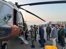 स्वास्थ्यकर्मी र अत्यावश्यक सामग्री लिएर प्रधानमन्त्री भूकम्प प्रभावित क्षेत्रतर्फ प्रस्थान