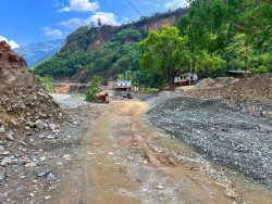 दुई दशकपछि सडक स्तरोन्नति