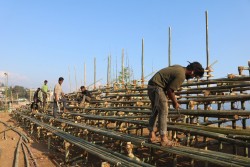 इलाम गोल्डकपका लागि धमाधम अस्थायी प्यारापेट बन्दै