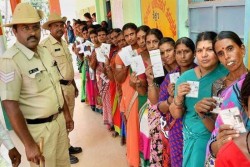 भारतमा चौथो चरणको मतदान जारी , १७ करोड बढी मतदाता सहभागी हुने