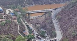 नारायणगढ–मुग्लिन सडकखण्डका पुल बनाउन अझै एक वर्ष लाग्ने