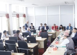 सचिवहरूको कार्यकाल लम्ब्याउने प्रस्तावमा विवाद, बैठक स्थगित