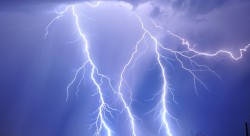 तीजमा नाचगान गर्दा चट्याङ लागेर दुईजनाको मृत्यु