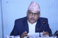 सामाजिक सञ्जालको दुरुपयोगले  बैकिङ प्रणालीमा असर पु¥यायो :  गभर्नर अधिकारी