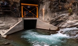 पाँच महिनापछि हालियो मेलम्चीको पानी सुरुङमा