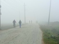 शीतलहरबाट महोत्तरीको जनजीवन प्रभावित