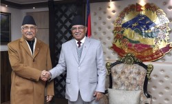 प्रधानमन्त्री दाहाल र अध्यक्ष ओली भेट