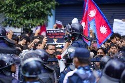 जेन-जीका नाममा लुटपाट र आगजनी गर्नेको तस्बिर, भिडियो पठाइदिन नेपाल प्रहरीको आग्रह