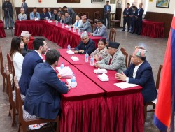  प्रधानमन्त्रीसँग अन्तरराष्ट्रिय गोलरक्षक बुफोनको भेट