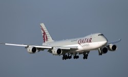 कतार एयरको जहाज 'ओभरसुट'