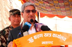  लोकतन्त्र आएपछि केही पनि भएन भन्ने भाष्य निर्माण गर्ने प्रयास भइरहेको छ : गृहमन्त्री लेखक