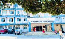 बिरामीलाई विश्वास दिलाउन आफ्नै आमाको शल्यक्रिया