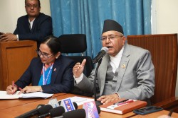  सभामुखद्वारा सुखानी सहिदका तस्बिर अङ्कित हुलाक टिकटमा टाँचा