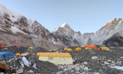 सगरमाथा आधार शिविरमा लेक लागेर  श्रमिकको मृत्यु