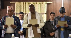 सांसदद्वय यादव र राईद्वारा शपथ