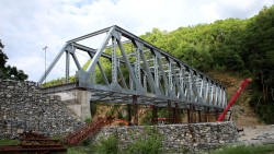 सुनकोशी नदीमा पुल नहुँदा यात्रुहरूलाई सास्ती