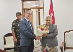 प्रधानमन्त्री कार्की र चिनियाँ राजदूत सोङबीच भेटवार्ता