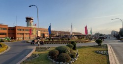 विमानस्थलमा अलपत्र परेका यात्रु उड्न थाले