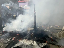  आगलागीमा परी १० लाख बढीको क्षति