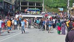 काठमाडौंको माछापोखरीमा बस दुर्घटना, २० जना घाइते