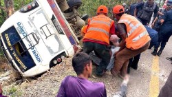 दैलेखबाट सुर्खेत आउँदै गरेको बस दुर्घटना, दुई जनाको मृत्यु