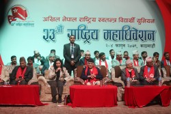 अखिलको नयाँ नेतृत्वका लागि आज मतदान हुँदै