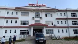 आँधीखोलामा तटबन्ध निर्माण गर्दै भीरकोट नगरपालिका