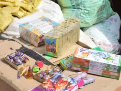 छब्बीस बाक्सा पटाका बरामद