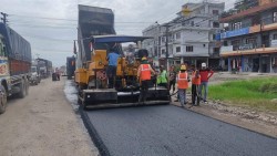 बुटवल नारायणघाट सडकमा कालोपत्रको परीक्षण सुरु