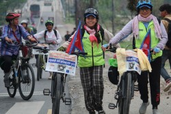 पत्रकार महिलाको मेची-महाकाली साइकलयात्रा